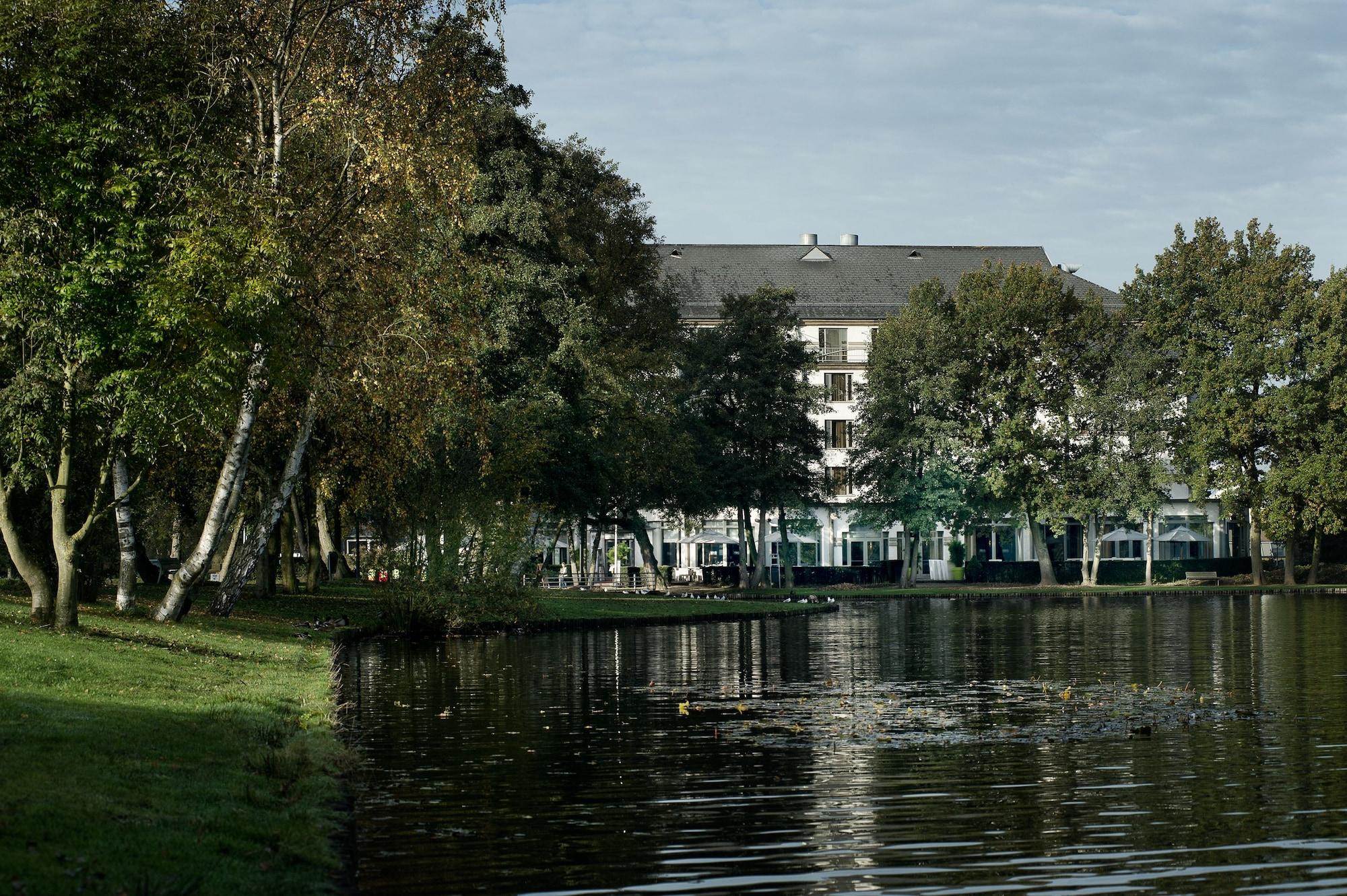 M Hotel Genk Exterior foto